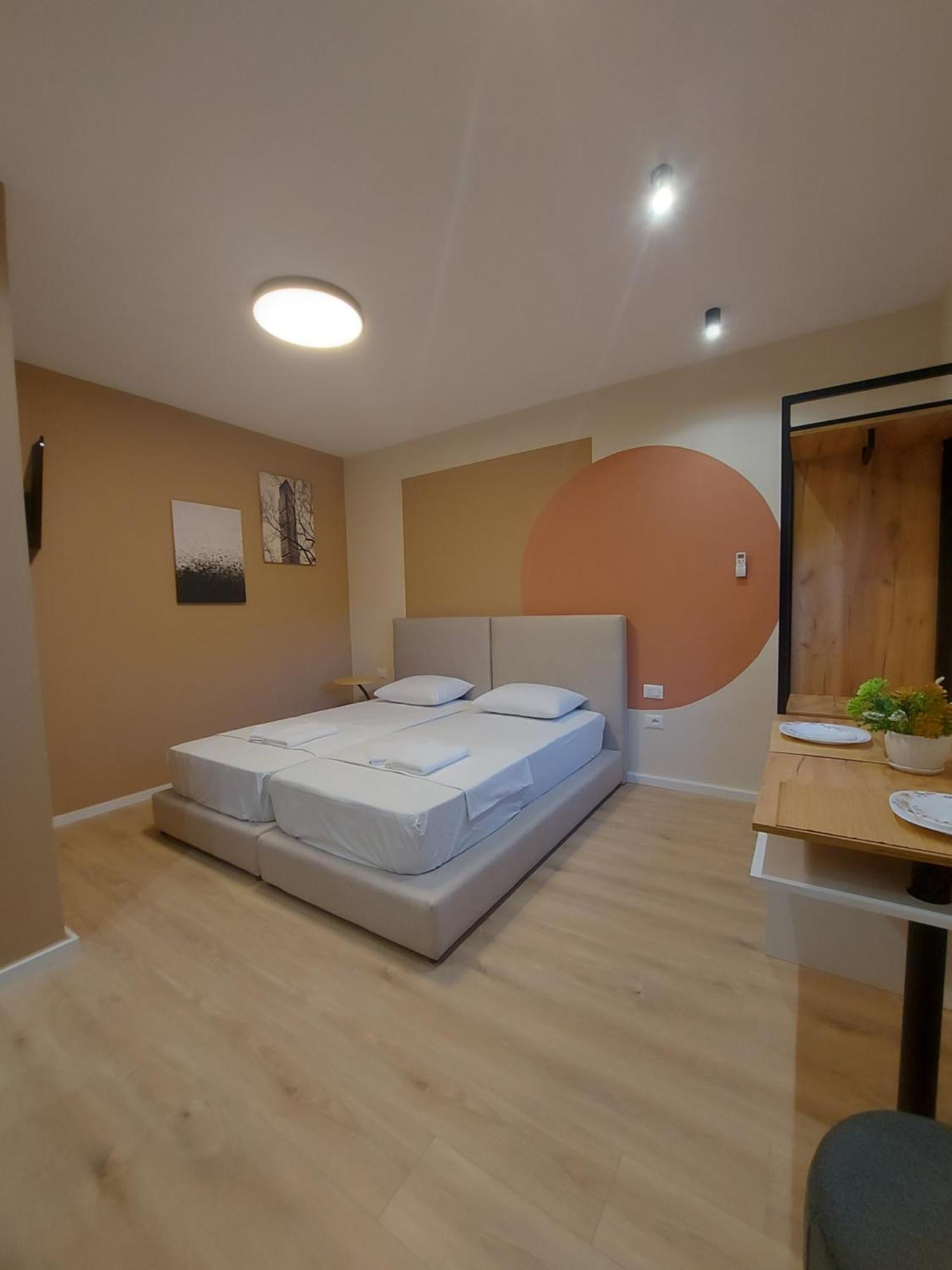 Готель Center Cozy Nest Тирана Екстер'єр фото