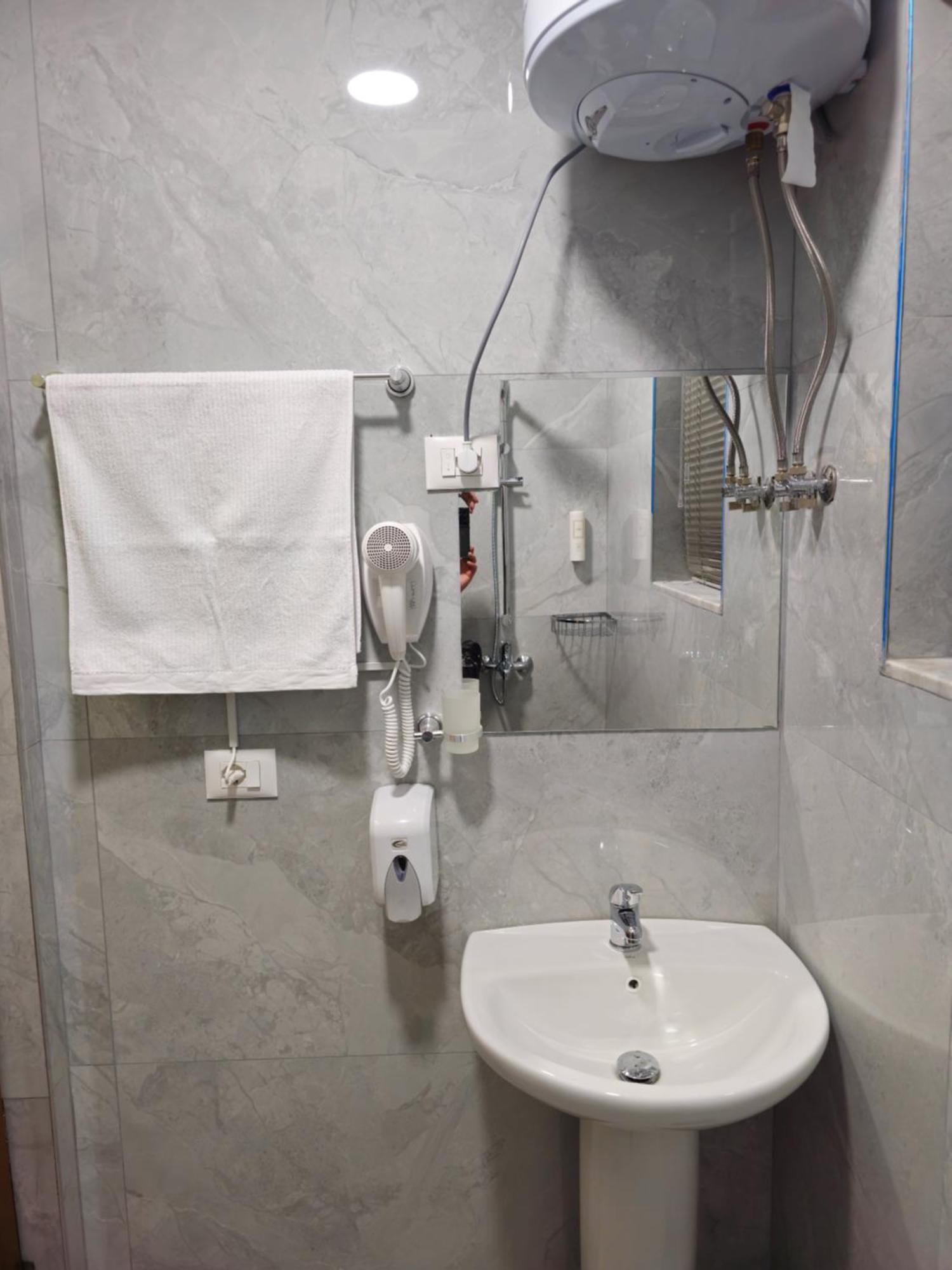 Готель Center Cozy Nest Тирана Екстер'єр фото
