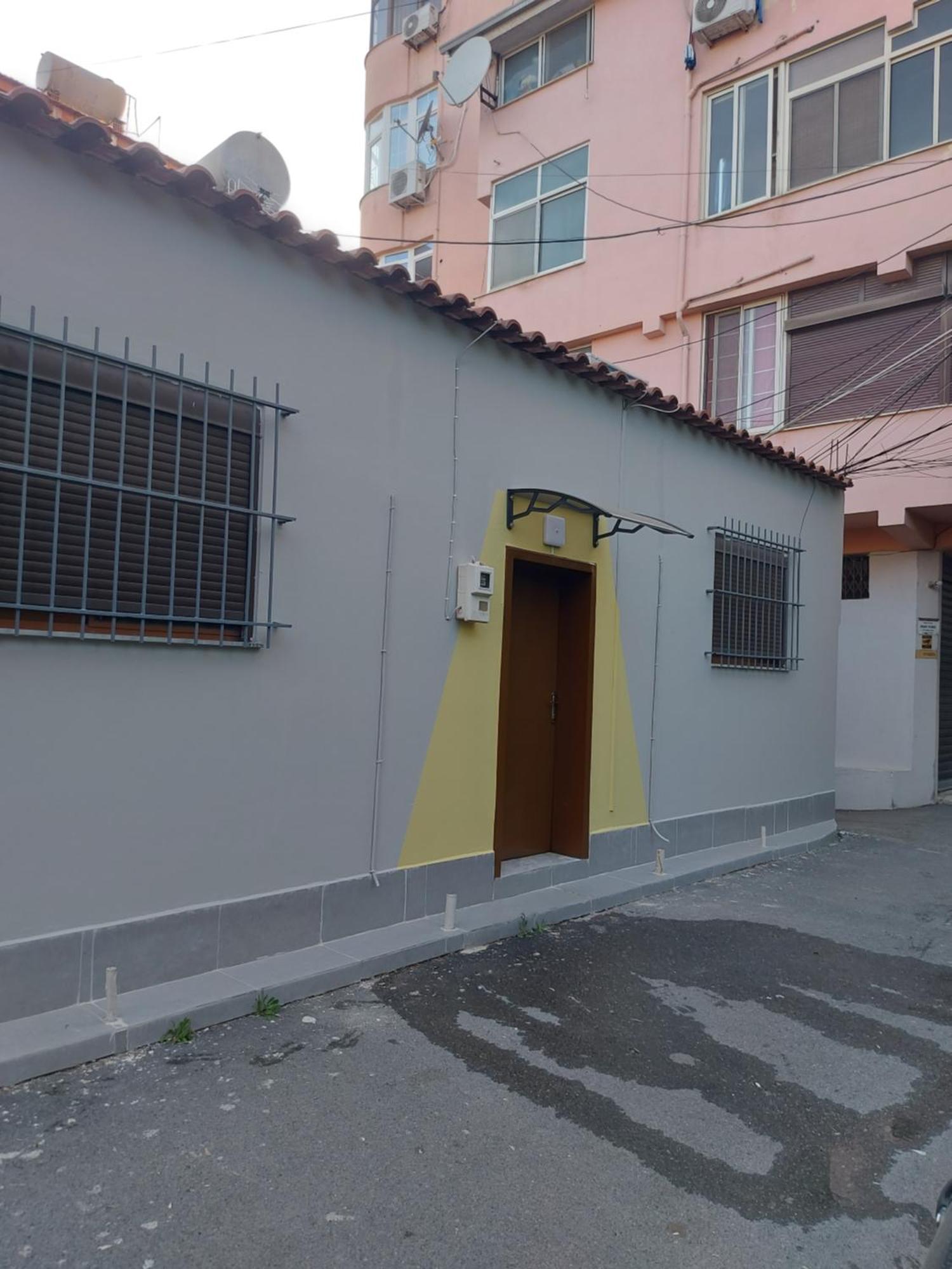 Готель Center Cozy Nest Тирана Екстер'єр фото